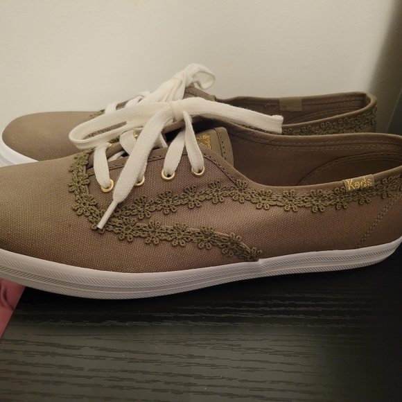 Keds - Picture 4 of 5